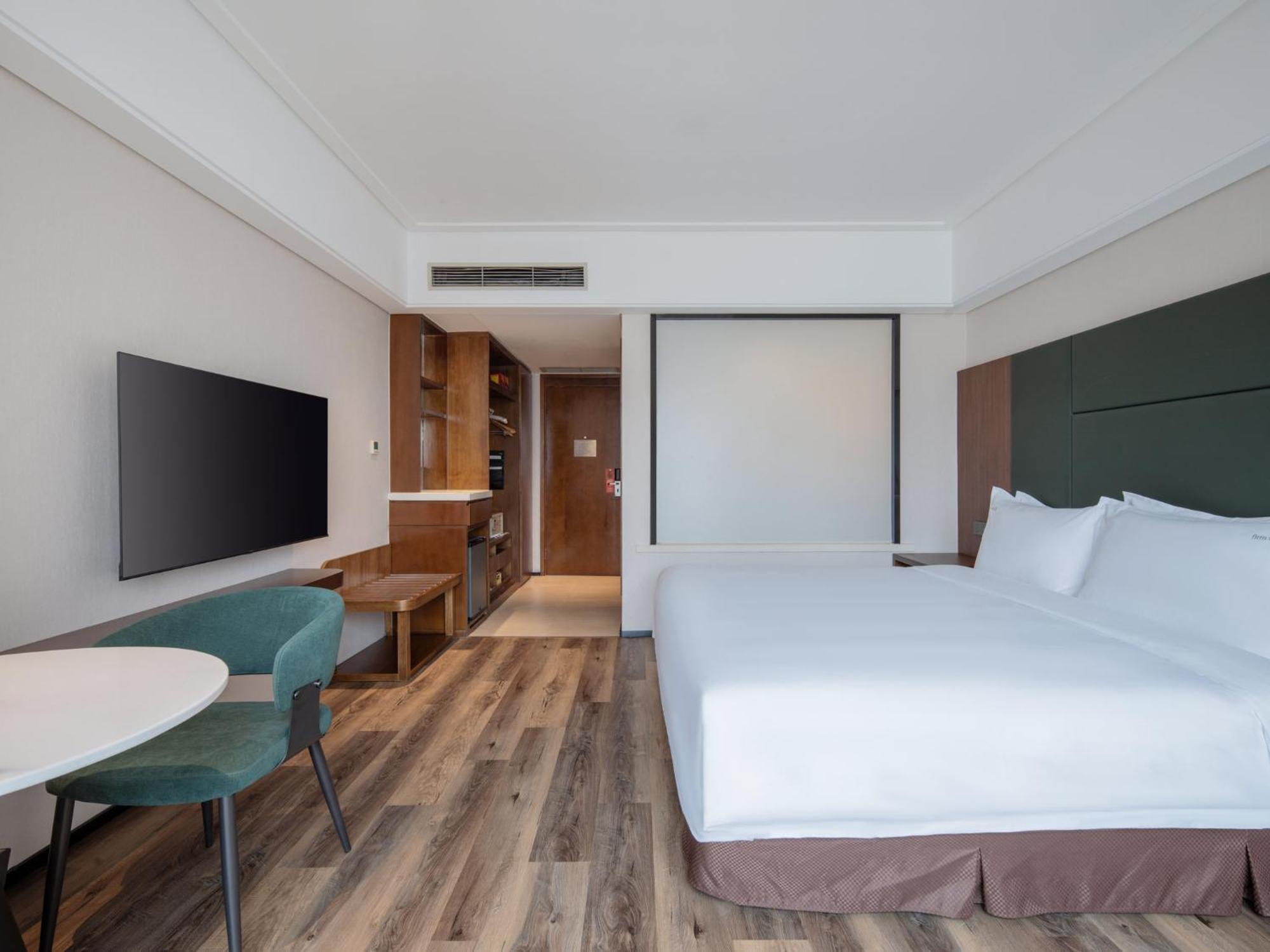 Holiday Inn Qingdao City Center By Ihg - May 4Th Square Ngoại thất bức ảnh
