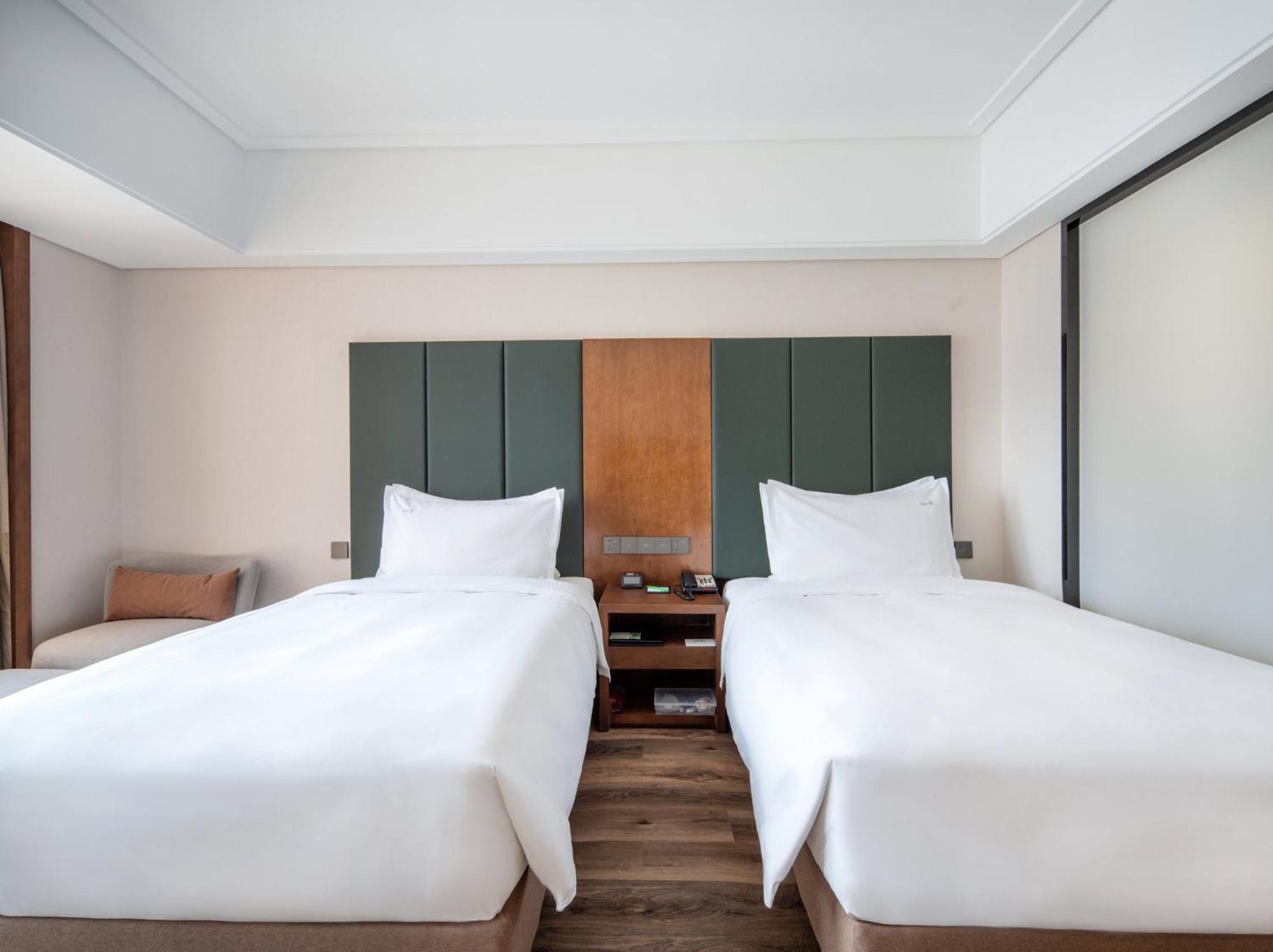 Holiday Inn Qingdao City Center By Ihg - May 4Th Square Ngoại thất bức ảnh