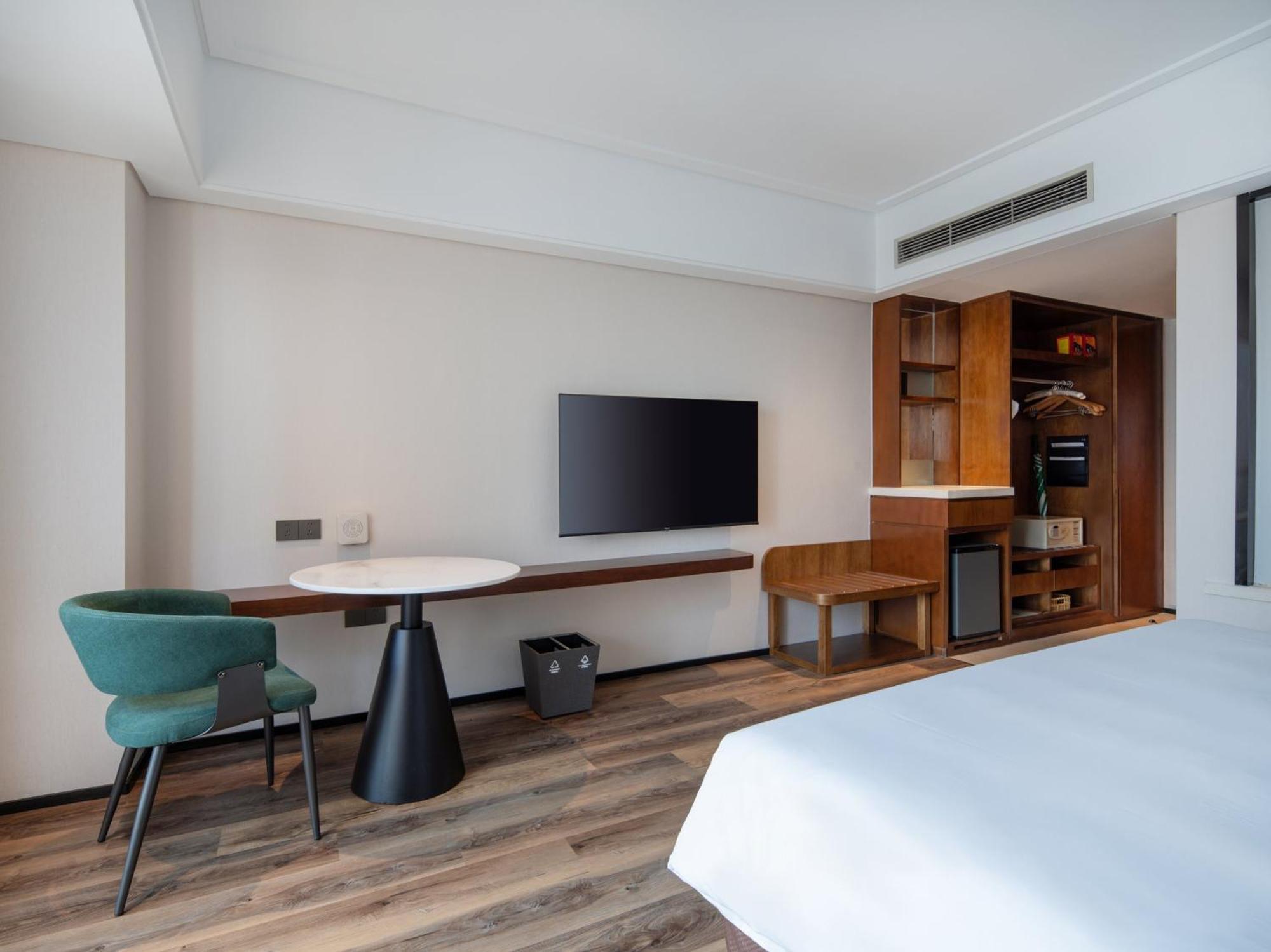 Holiday Inn Qingdao City Center By Ihg - May 4Th Square Ngoại thất bức ảnh