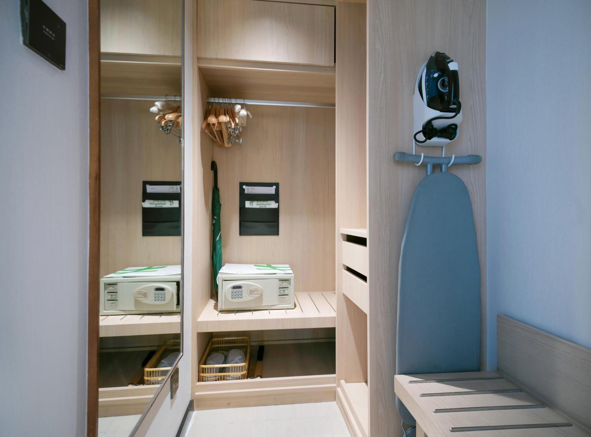 Holiday Inn Qingdao City Center By Ihg - May 4Th Square Ngoại thất bức ảnh